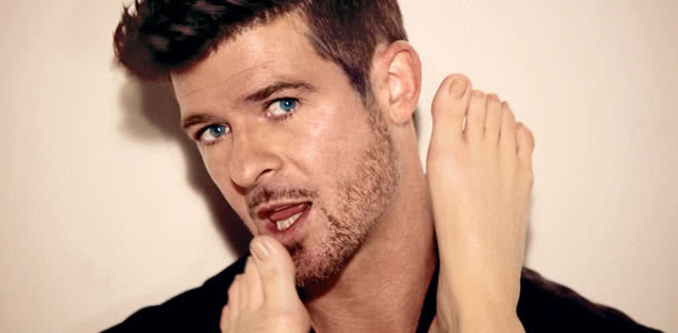 Robin Thicke out of the blur
