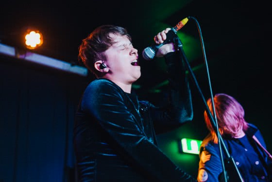 Nothing But Thieves - Photo by Julia Lay