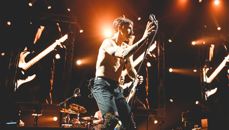 Live Review The Red Hot Chili Peppers Gave Melbourne A Lesson In Funk Rock