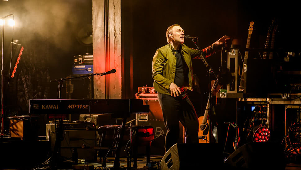 Live review David Gray's return to Melbourne was a unifying affair